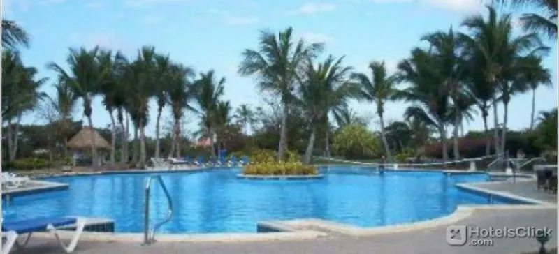 Reina Cumayasa Beach & Suites 라로마나